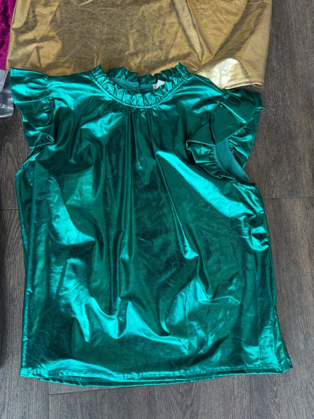 Jodifl Metallic Ruffle Sleeve Top Lot S17 - Picture 2 of 6